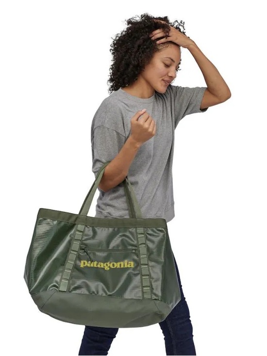 Patagonia Handbags - Patagonia
Black Hole Gear Tote - Backpack